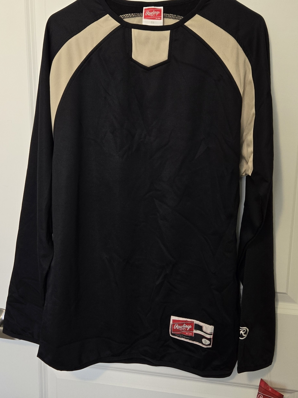 Rawlings Black and Vegas Gold Athletic Long Sleeve Jersey Mens Sm.NWT.2017 Ed.